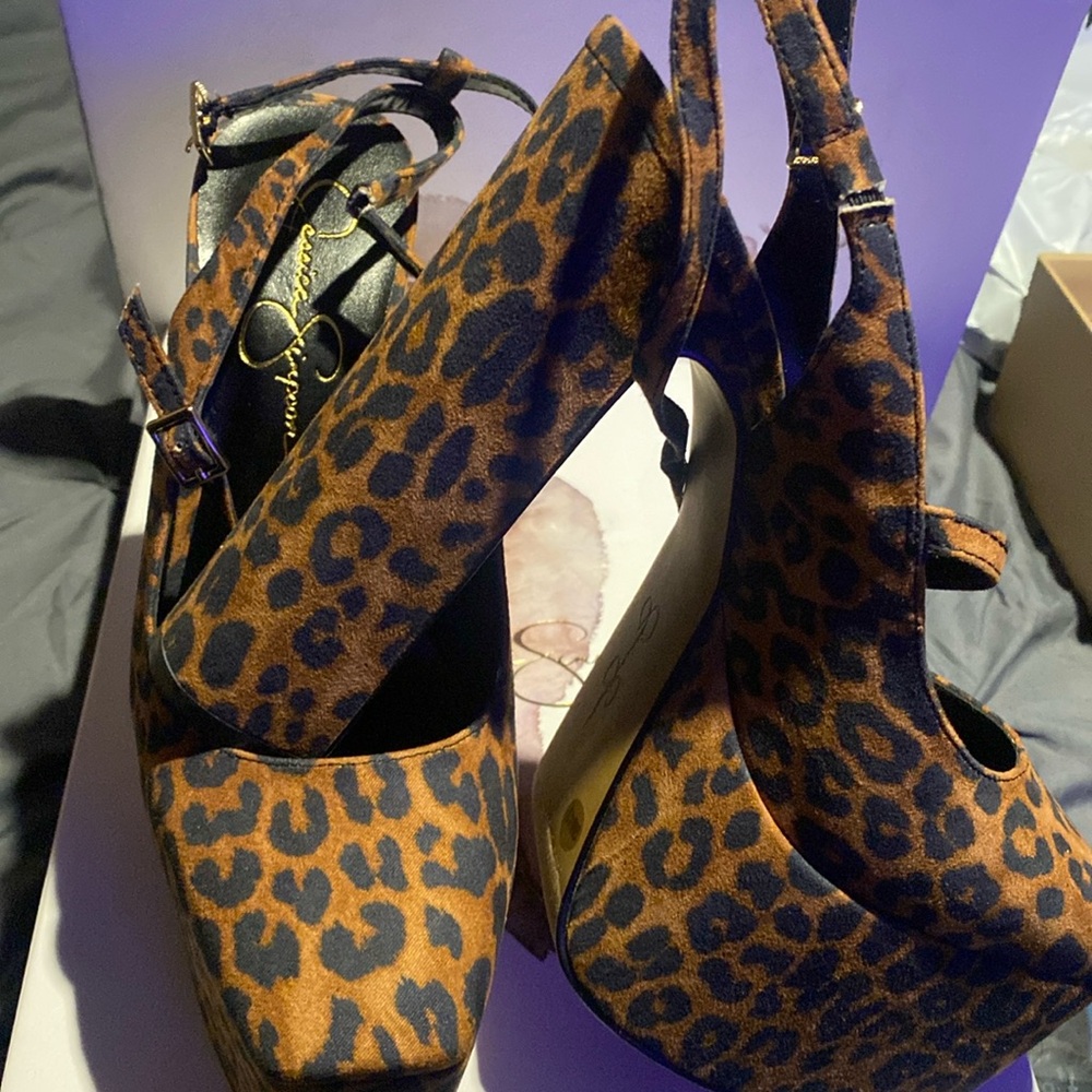 Size 9 cheetah print chunky heels